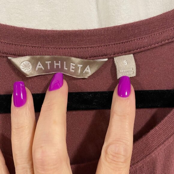 Athleta Threadlight Asym Relaxed Tee in Crushed Berry Size S - Picture 2 of 5